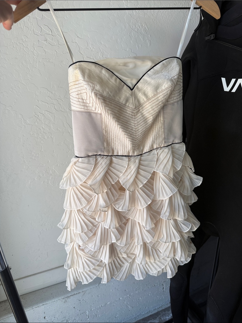 VINTAGE BCBG MAXAZRIA RUNWAY Strapless Ruffle Mini Dress in Ivory